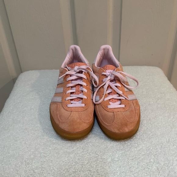 Pink Adidas Gazelle - Picture 2 of 10